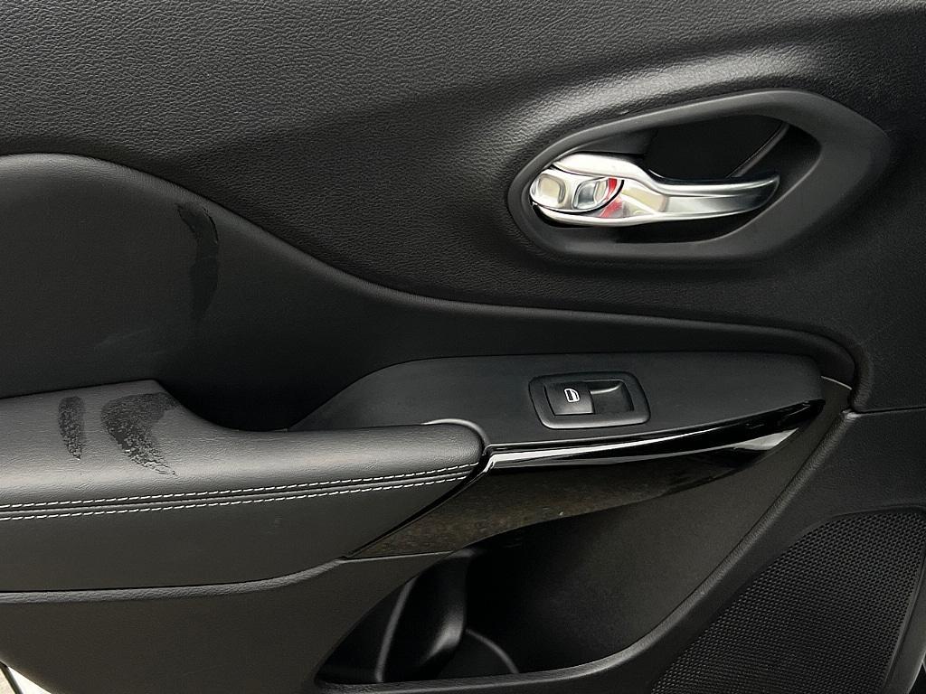 used 2023 Jeep Cherokee car, priced at $20,936