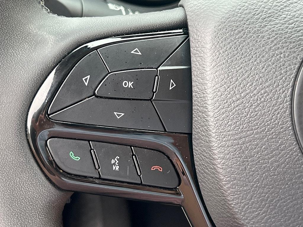 used 2023 Jeep Cherokee car, priced at $20,936