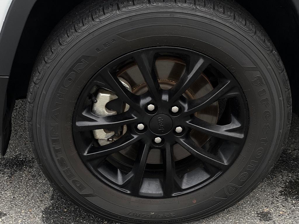 used 2023 Jeep Cherokee car, priced at $20,936