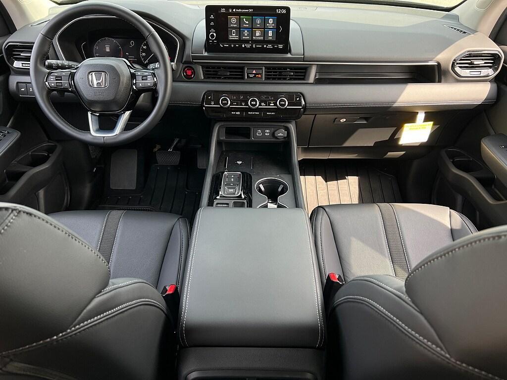 new 2025 Honda Pilot car