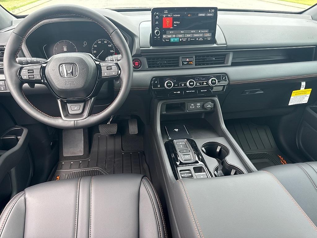 new 2025 Honda Pilot car, priced at $55,345