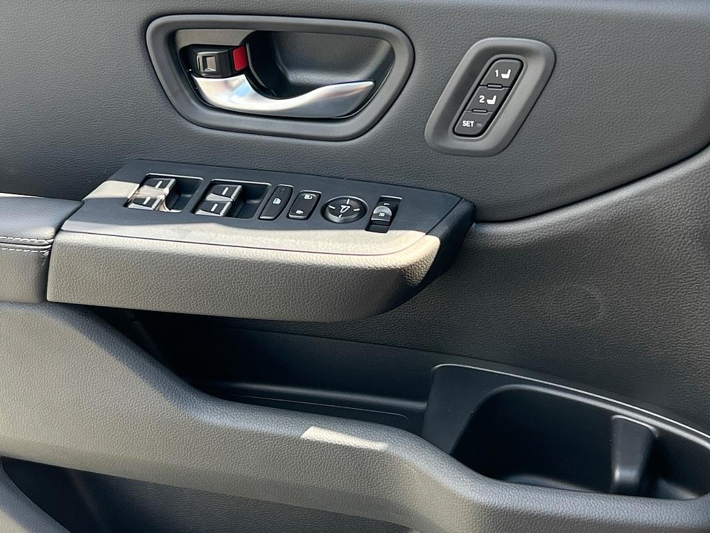 new 2025 Honda Pilot car, priced at $56,045