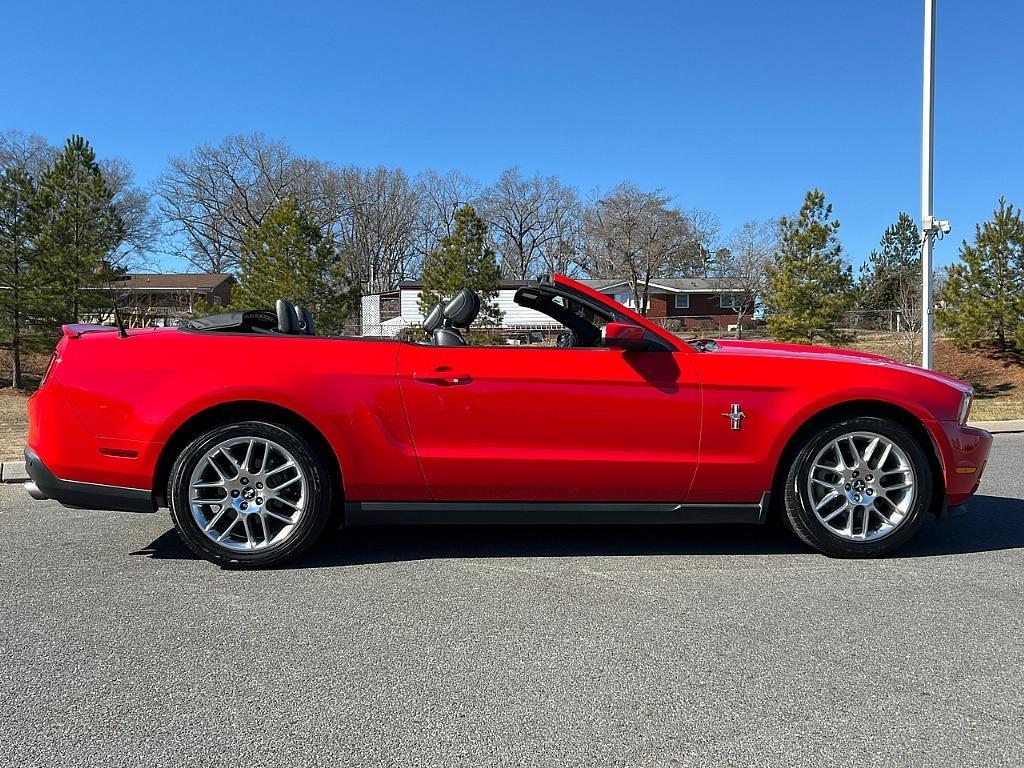 used 2012 Ford Mustang car