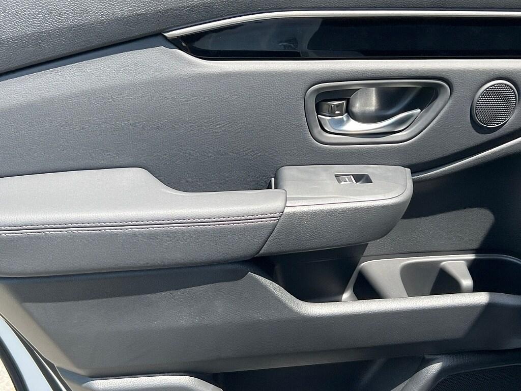 new 2025 Honda Pilot car, priced at $53,900
