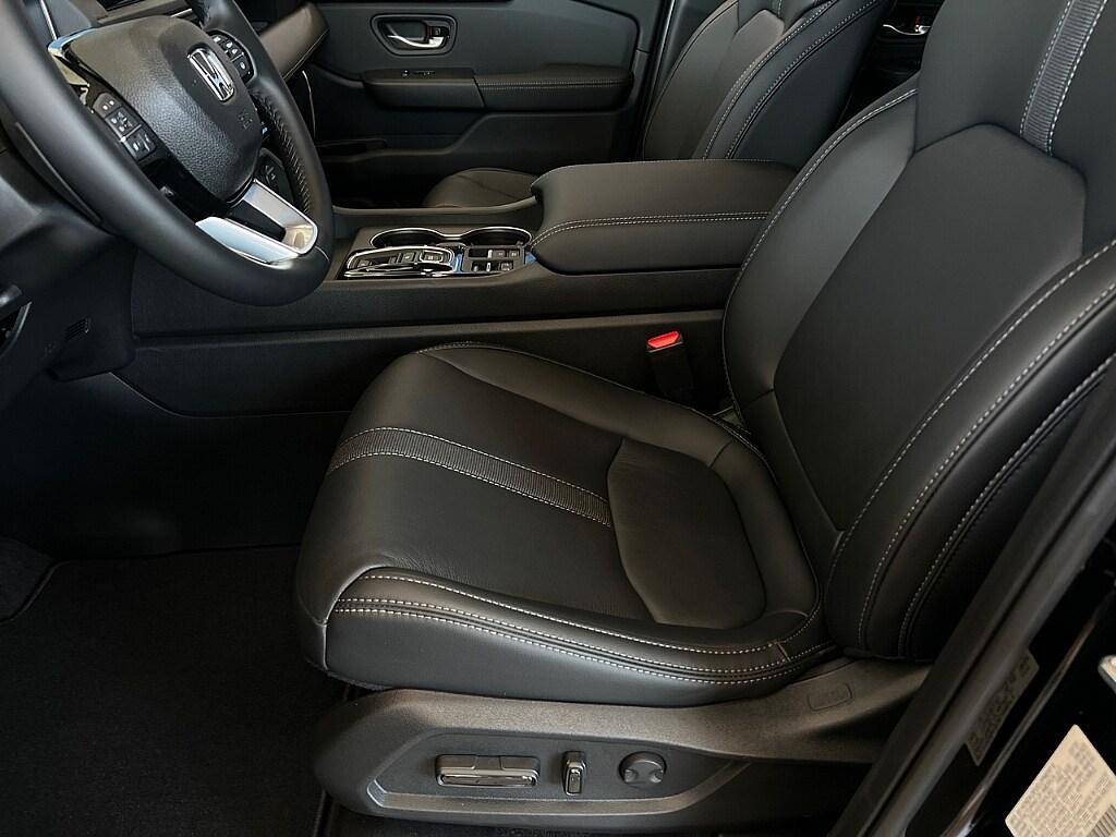 new 2025 Honda Pilot car, priced at $49,445