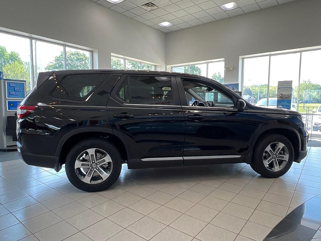 new 2025 Honda Pilot car, priced at $49,445