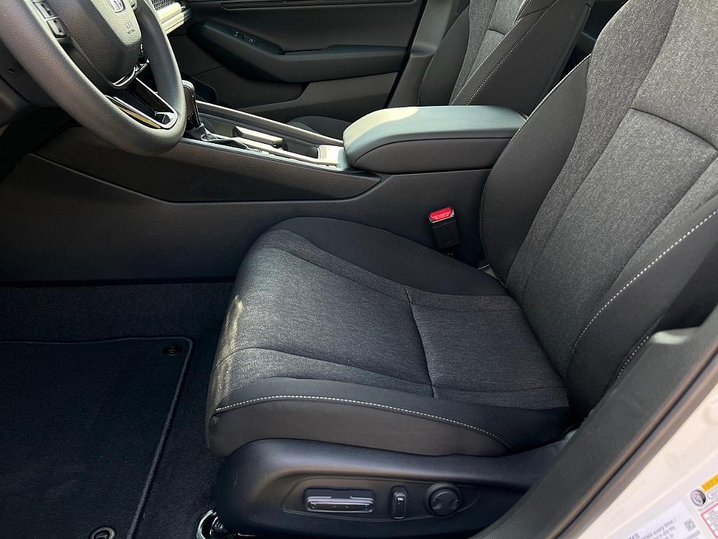 new 2025 Honda Accord car, priced at $36,660
