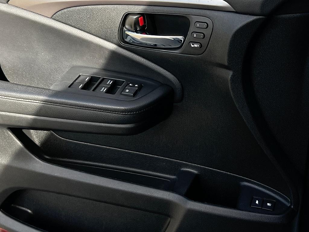 used 2021 Honda Pilot car, priced at $33,387