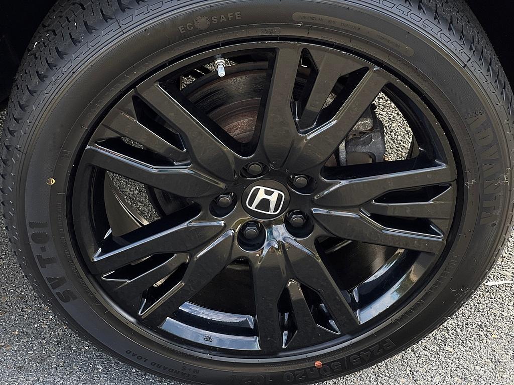 used 2021 Honda Pilot car, priced at $33,387