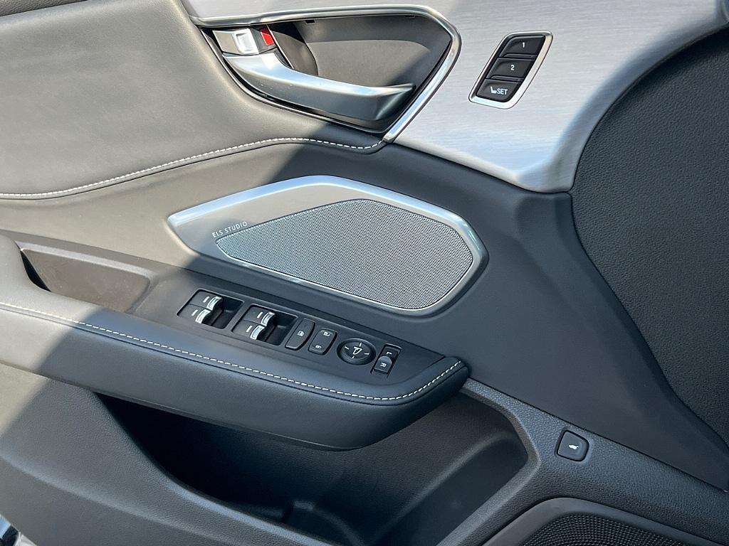 used 2022 Acura RDX car, priced at $32,625