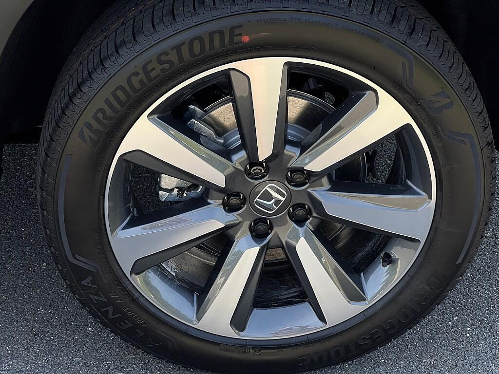 new 2025 Honda Pilot car, priced at $59,025