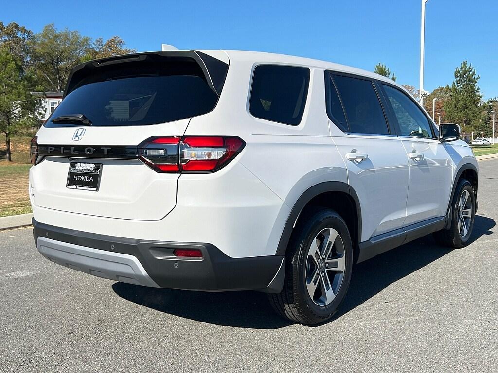 new 2025 Honda Pilot car, priced at $51,945