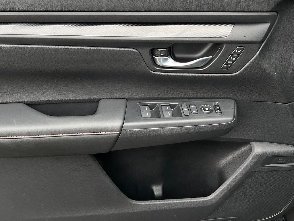 used 2025 Honda CR-V Hybrid car, priced at $37,687