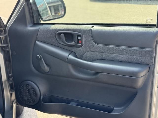 used 2002 Chevrolet S-10 car, priced at $9,999