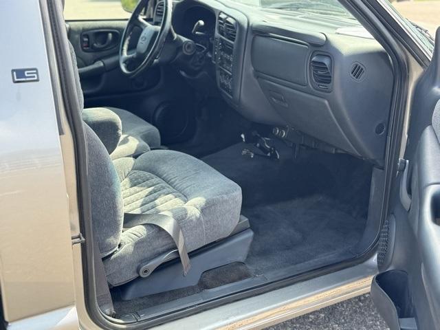 used 2002 Chevrolet S-10 car, priced at $9,999