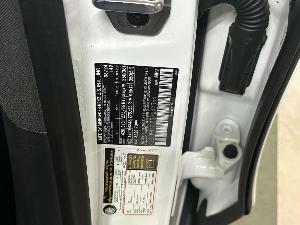 used 2024 Mercedes-Benz GLE 450 Plug-In Hybrid car, priced at $50,458