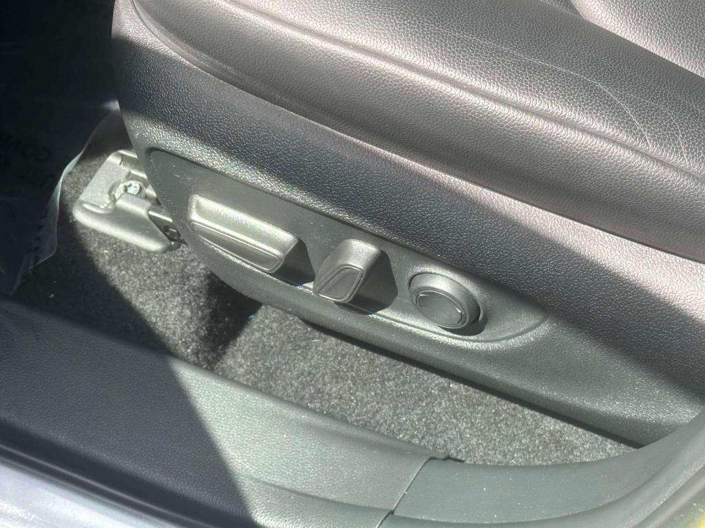 used 2022 Toyota Highlander car, priced at $36,607