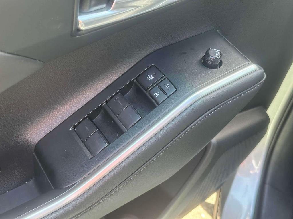 used 2022 Toyota Highlander car, priced at $36,607