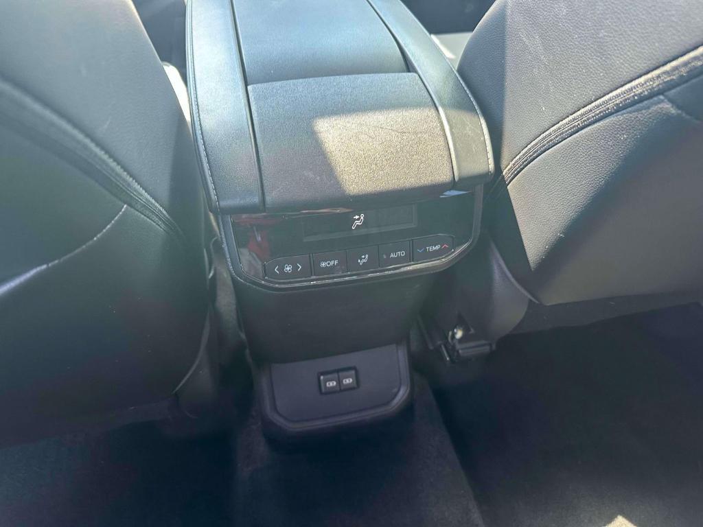 used 2022 Toyota Highlander car, priced at $36,607