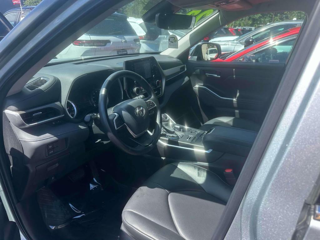 used 2022 Toyota Highlander car, priced at $36,607