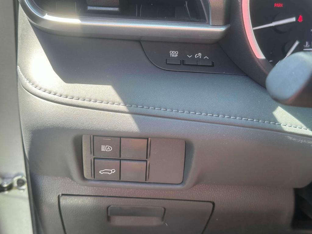 used 2022 Toyota Highlander car, priced at $36,607