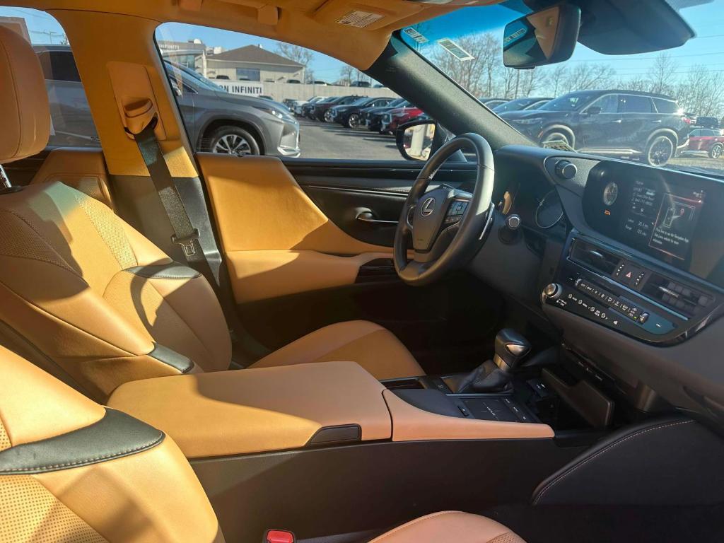 used 2022 Lexus ES 350 car, priced at $26,991