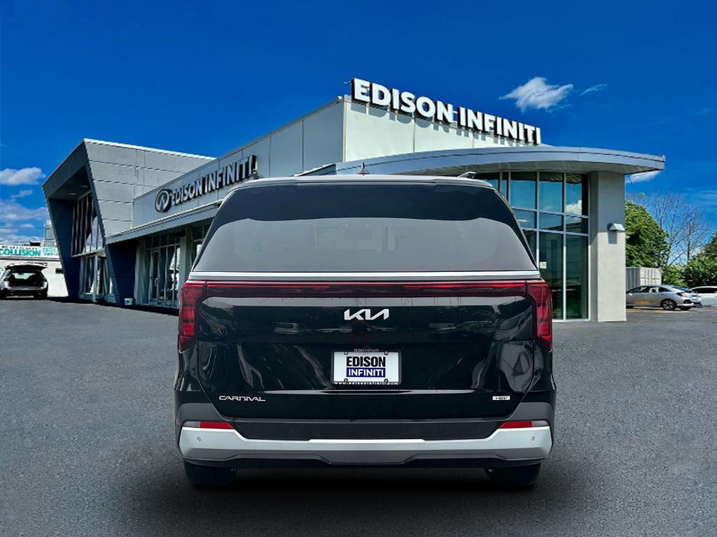 used 2025 Kia Carnival Hybrid car, priced at $40,491
