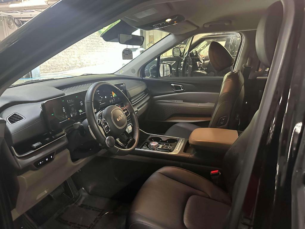 used 2025 Kia Carnival Hybrid car, priced at $40,491