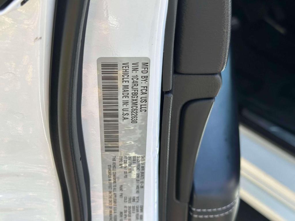 used 2021 Jeep Grand Cherokee car, priced at $23,999
