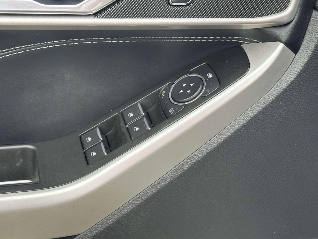 used 2022 Ford Explorer car, priced at $27,999