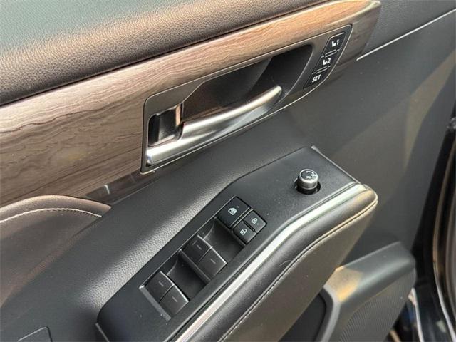 used 2020 Toyota Highlander car, priced at $32,427