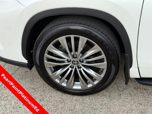 used 2021 Toyota Highlander car, priced at $37,989