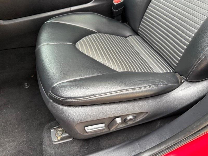 used 2021 Toyota Highlander car, priced at $33,771