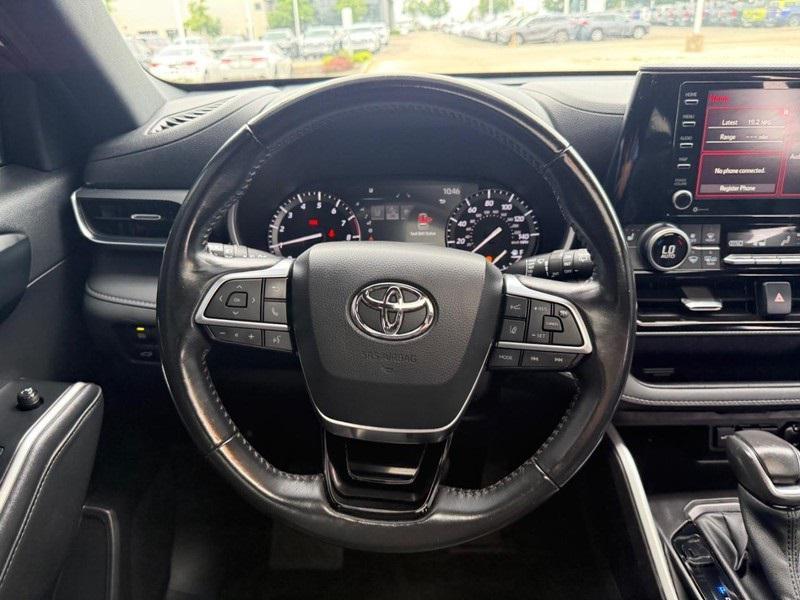 used 2021 Toyota Highlander car, priced at $33,771