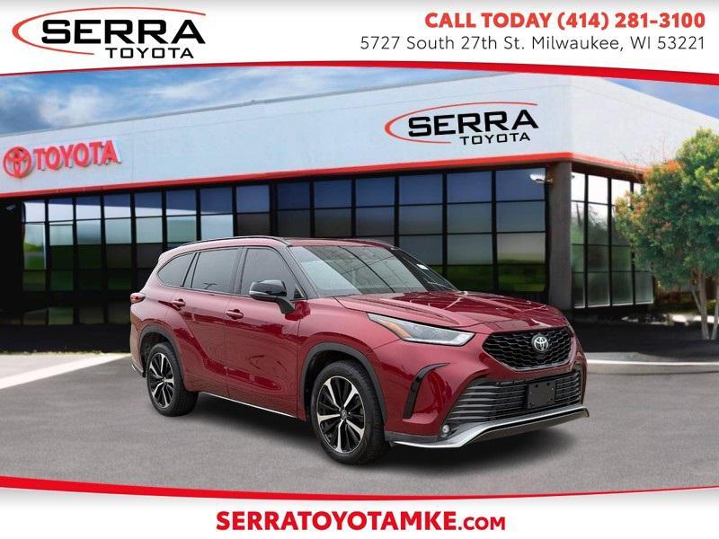 used 2021 Toyota Highlander car, priced at $33,771