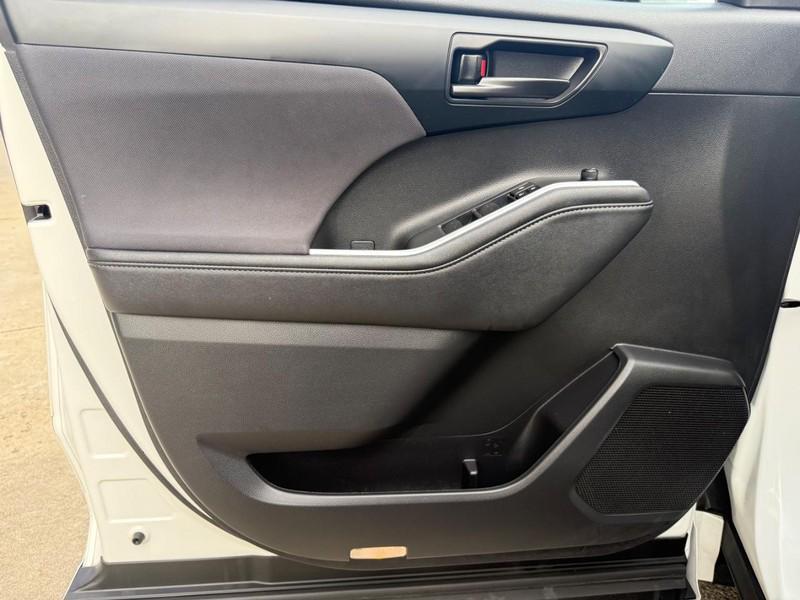 used 2023 Toyota Highlander car, priced at $30,348