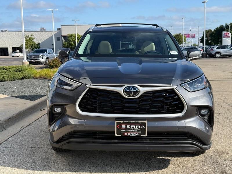used 2024 Toyota Highlander car, priced at $44,965