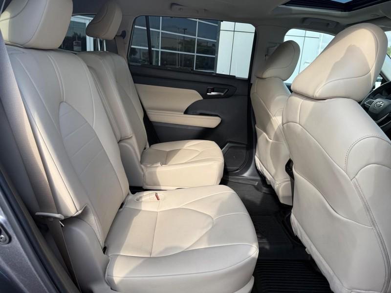 used 2024 Toyota Highlander car, priced at $44,965