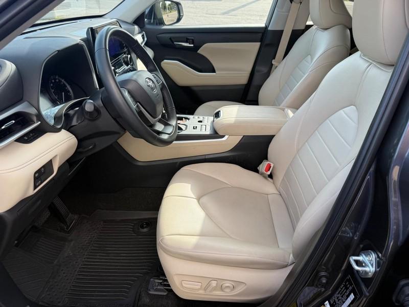 used 2024 Toyota Highlander car, priced at $44,965