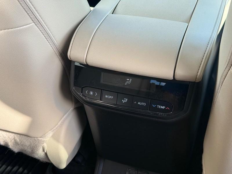 used 2024 Toyota Highlander car, priced at $44,965