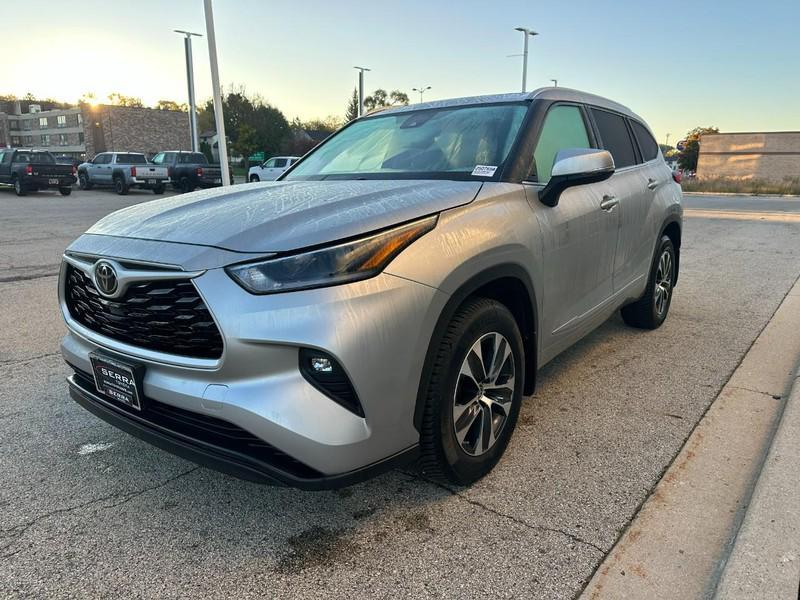 used 2021 Toyota Highlander car, priced at $25,590