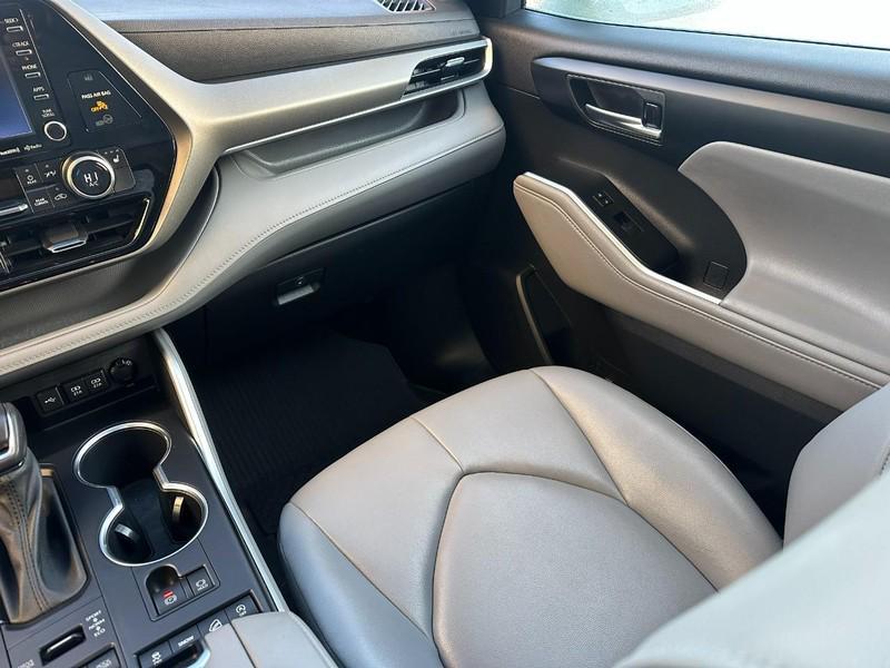 used 2021 Toyota Highlander car, priced at $25,590