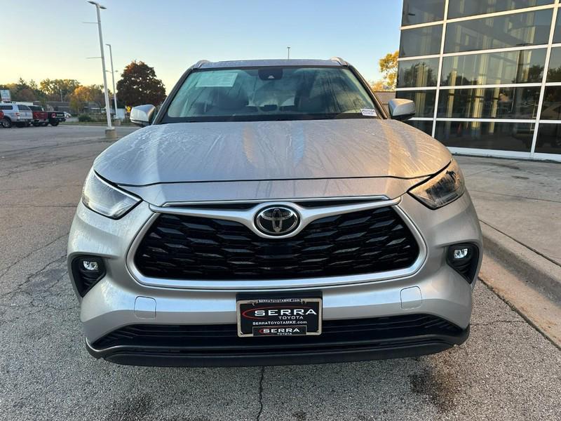 used 2021 Toyota Highlander car, priced at $25,590