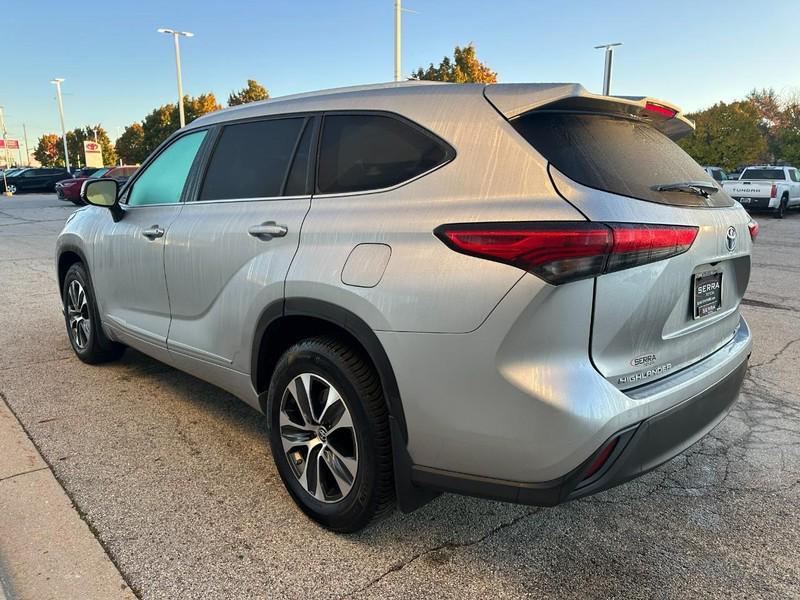 used 2021 Toyota Highlander car, priced at $25,590