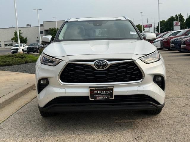 used 2023 Toyota Highlander car, priced at $42,600
