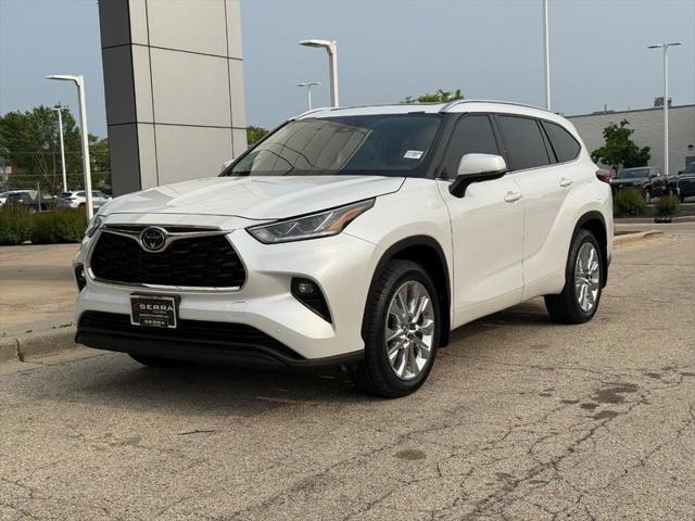 used 2023 Toyota Highlander car, priced at $42,600