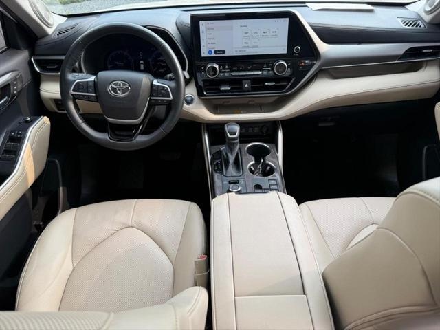 used 2023 Toyota Highlander car, priced at $42,600