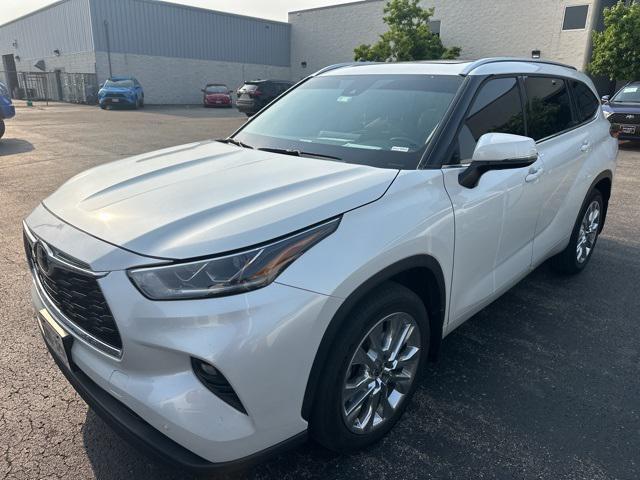 used 2023 Toyota Highlander car
