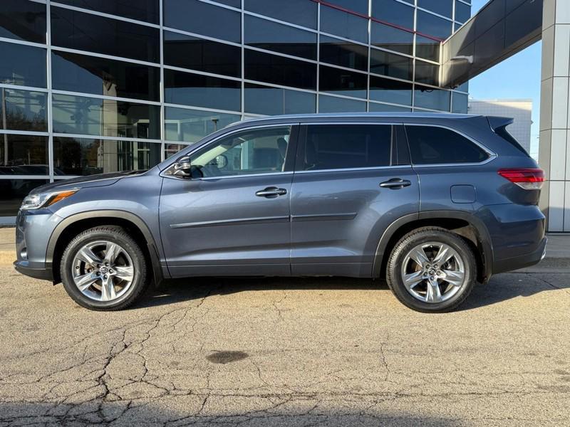 used 2018 Toyota Highlander car, priced at $25,777