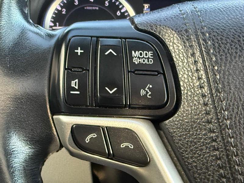 used 2018 Toyota Highlander car, priced at $25,777